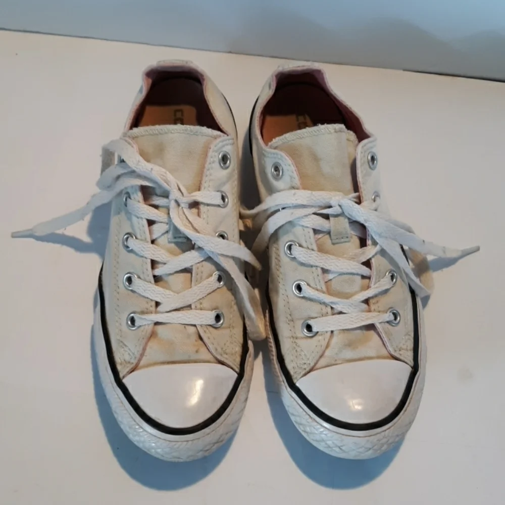 Converse well loved